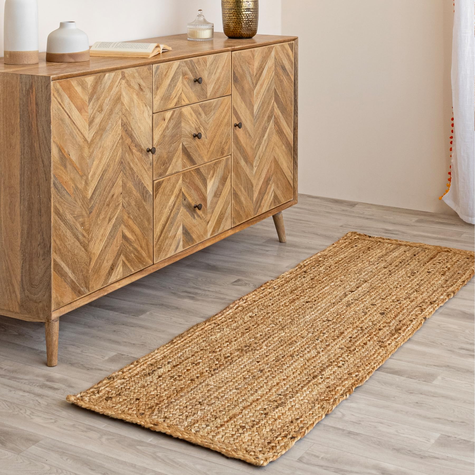 HOMEMONDE Handwoven Jute Area Rug - 4 feet Round Natural Yarn Loom Braided Rug - Eco-Friendly Boho Farmhouse Reversible Design for Bedroom, Living Room, and Kitchen (Natural)