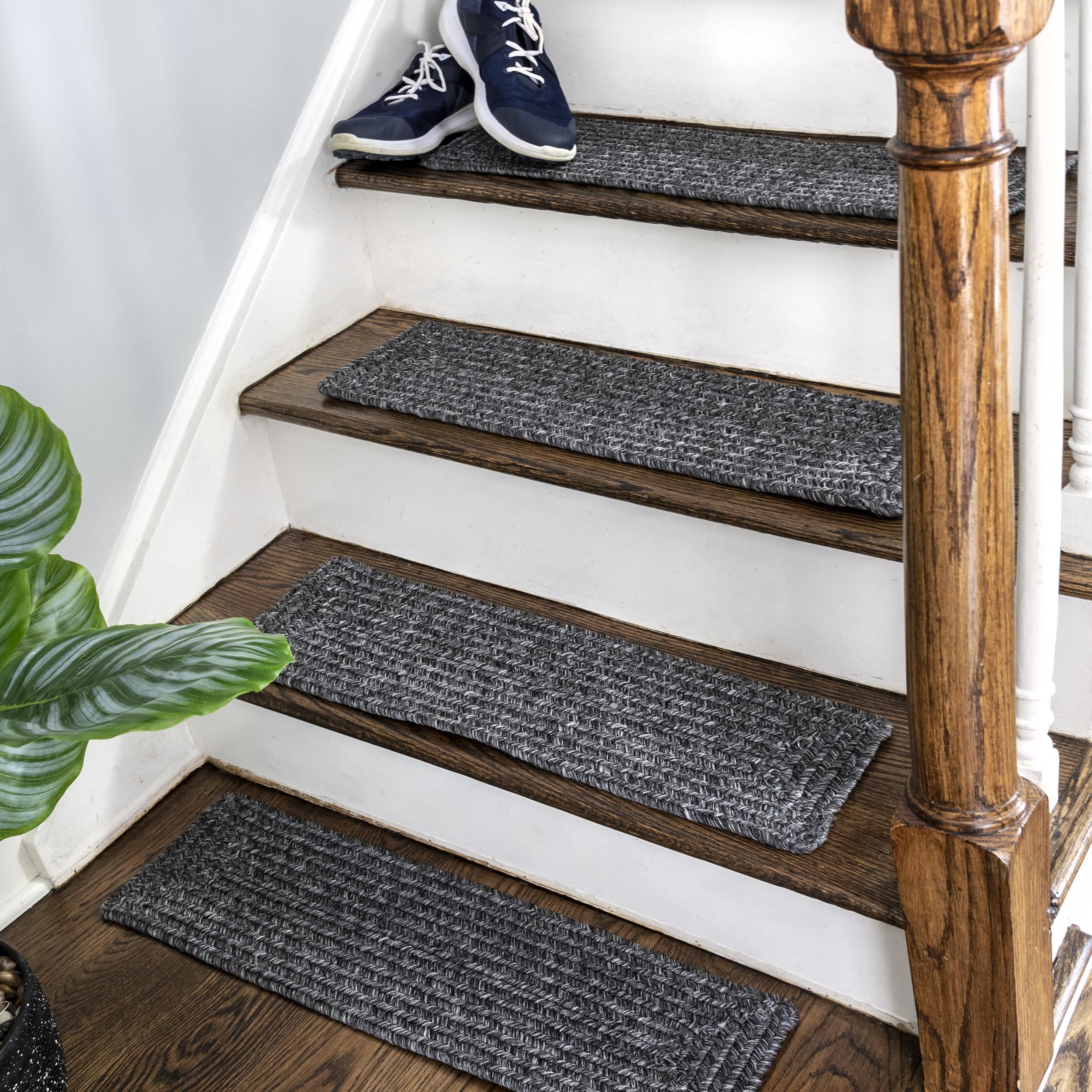 nuLOOM 5' x 8' Solid Hand Braided Indoor/Outdoor Area Rug, Pet-Friendly, High Traffic, Weather Resistant, for Patio, Balcony, Bedroom, Living Room, Dining Room, Wynn Tan