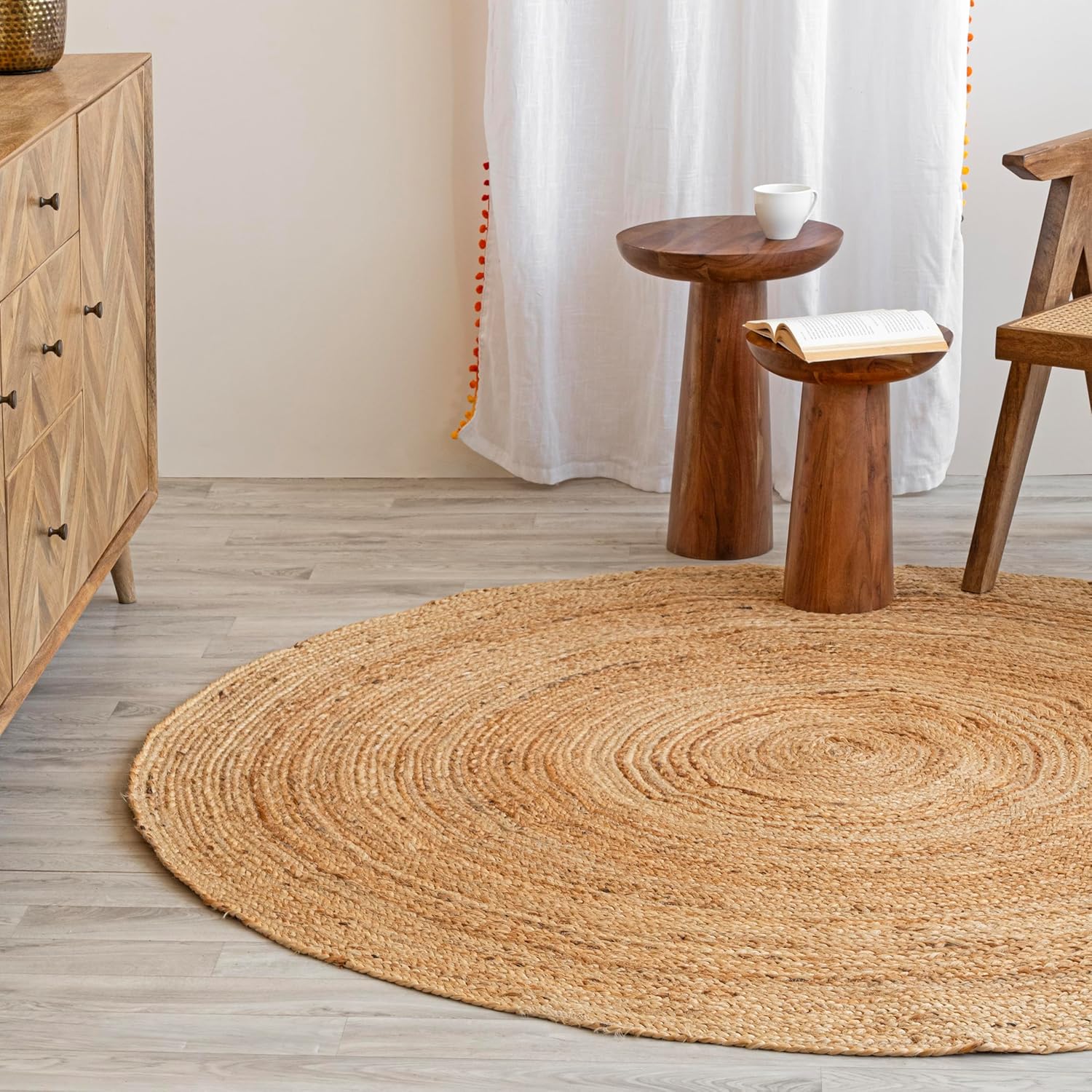 HOMEMONDE Handwoven Jute Area Rug - 4 feet Round Natural Yarn Loom Braided Rug - Eco-Friendly Boho Farmhouse Reversible Design for Bedroom, Living Room, and Kitchen (Natural)